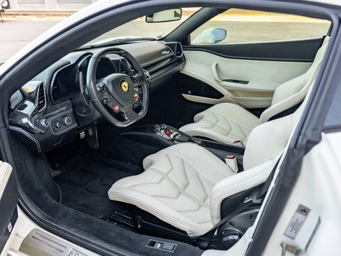 Used 2012 Ferrari 458 Italia Coupe RWD image 10