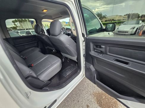 Used 2017 RAM 1500 Express RWD image 18