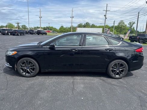 Used 2018 Ford Fusion SE w/ Equipment Group 201A FWD image 6