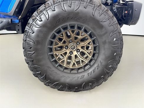 Used 2023 Jeep Gladiator Rubicon AWD/4WD image 28