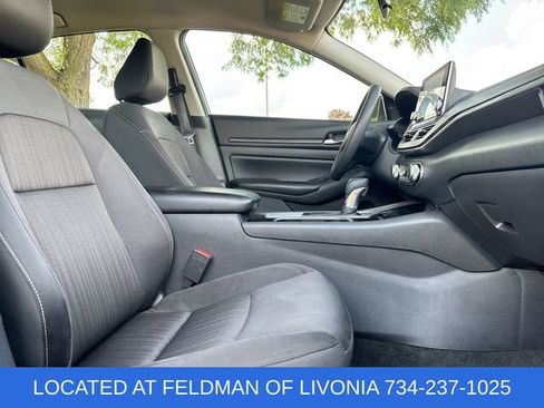 Used 2024 Nissan Altima 2.5 SV FWD image 25
