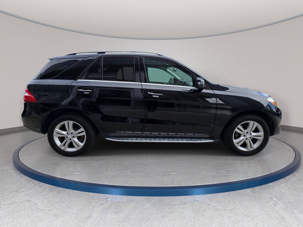 Used 2015 Mercedes-Benz ML 250 BlueTEC 4MATIC image 5