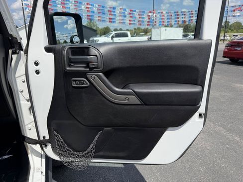 Used 2014 Jeep Wrangler Unlimited Sport w/ Quick Order Package 24S AWD/4WD image 20