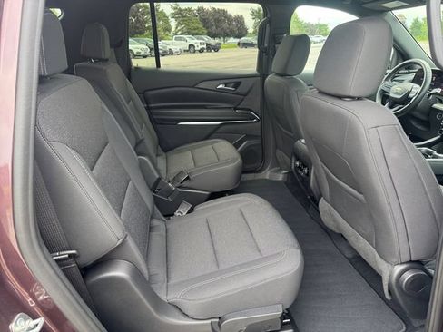 Used 2024 Chevrolet Traverse LT AWD/4WD image 18