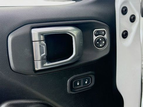 Used 2023 Jeep Gladiator Sport image 17