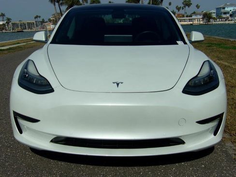 Used 2020 Tesla Model 3 Standard Range Plus image 7