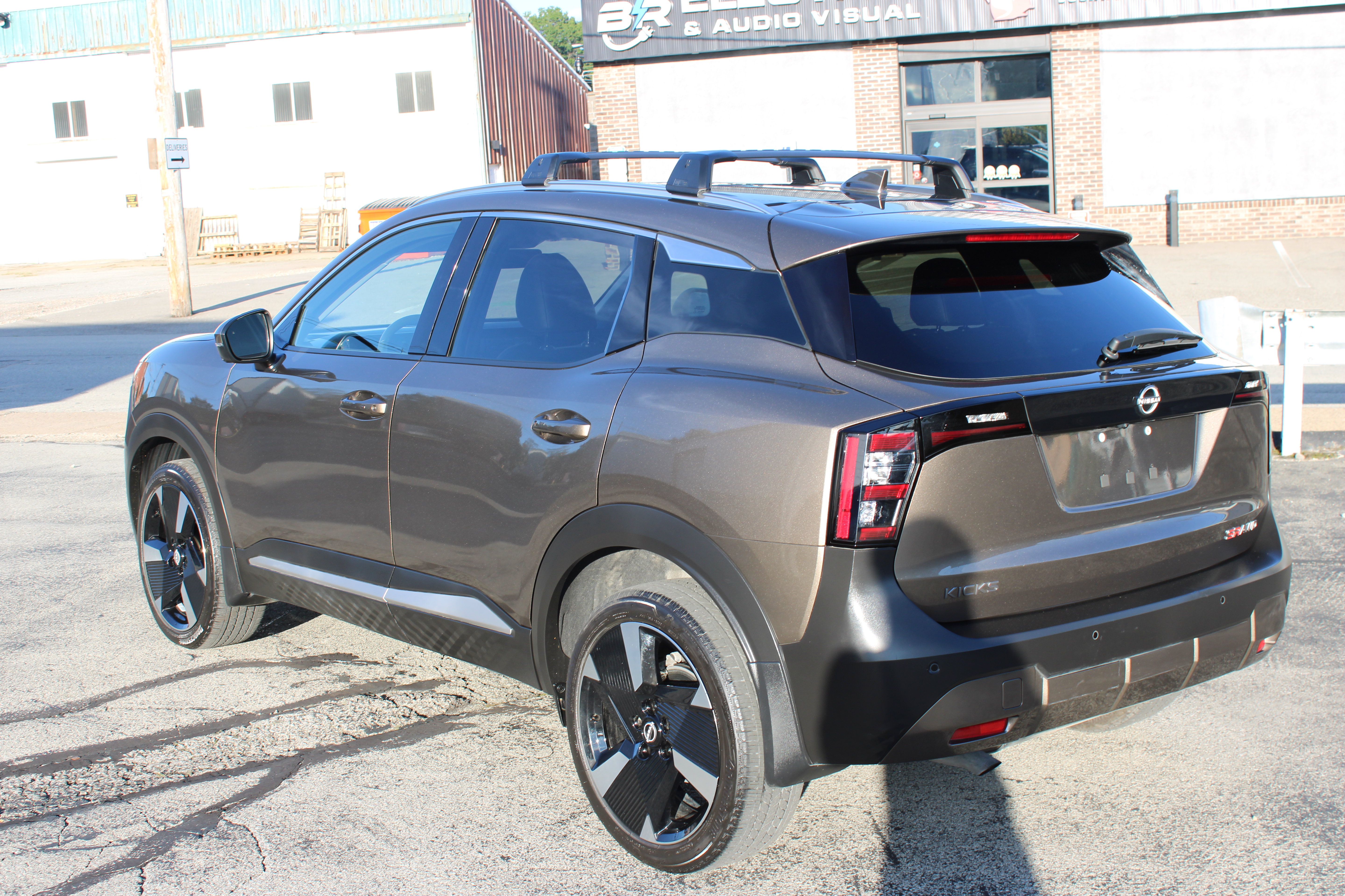 Certified 2025 Nissan Kicks SR w/ Illumination Package AWD/4WD image 3