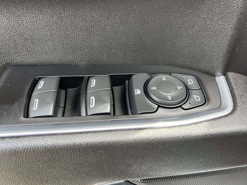 Used 2022 Chevrolet Silverado 1500 LT AWD/4WD image 18