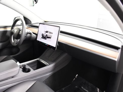 Used 2023 Tesla Model Y Long Range AWD/4WD image 19