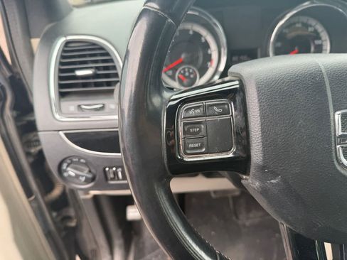 Used 2019 Dodge Grand Caravan SXT image 14