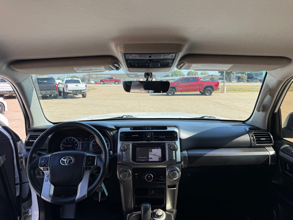 Used 2017 Toyota 4Runner SR5 AWD/4WD image 23