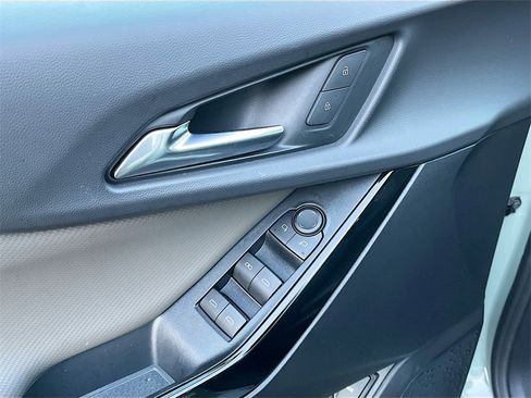 Used 2026 Chevrolet Equinox LT w/ Convenience Package II image 19