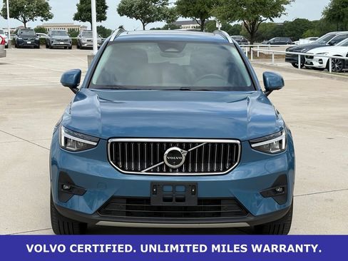 Certified 2025 Volvo XC40 B5 Plus AWD/4WD image 3
