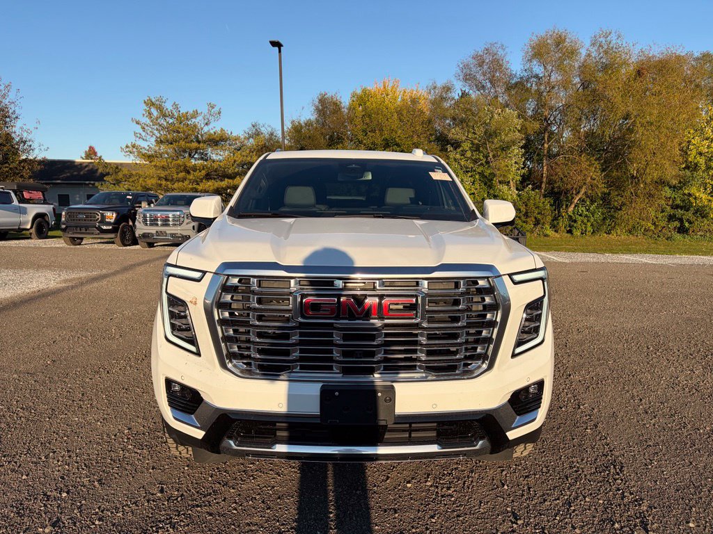 Used 2026 GMC Yukon Denali w/ Sun & Power Step Package AWD/4WD image 17