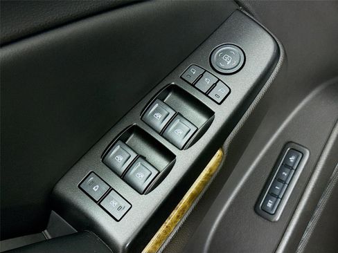 Used 2016 GMC Yukon XL Denali w/ Open Road Package AWD/4WD image 22