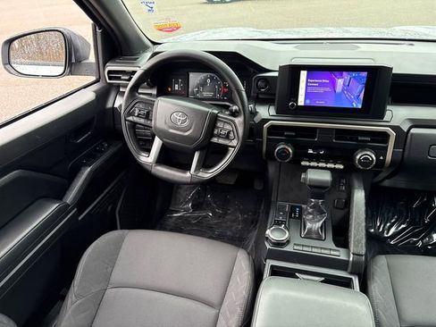 Certified 2025 Toyota Tacoma SR image 24