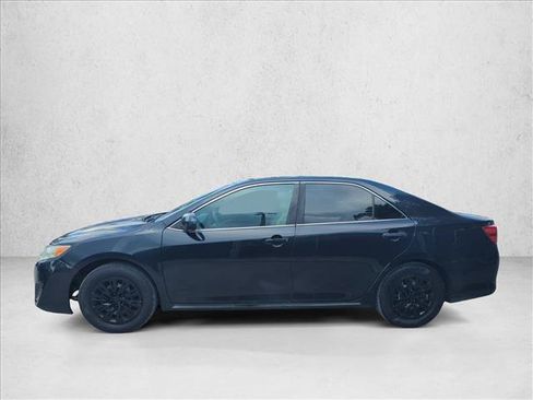 Used 2012 Toyota Camry LE FWD image 8