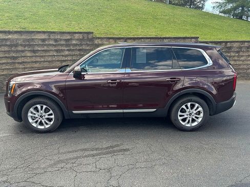 Used 2022 Kia Telluride LX image 4