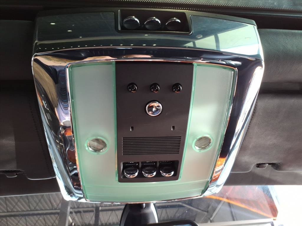 Used 2006 Rolls-Royce Phantom Sedan RWD image 19