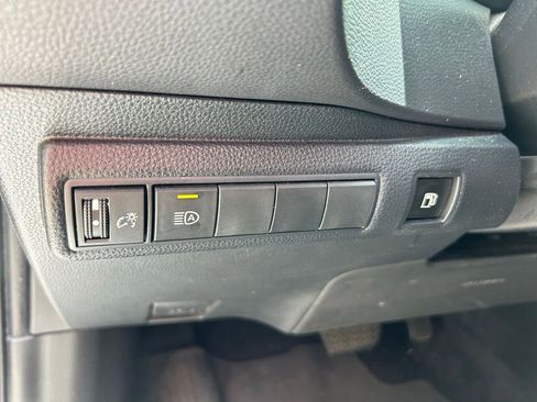 Used 2024 Toyota Corolla LE FWD image 18
