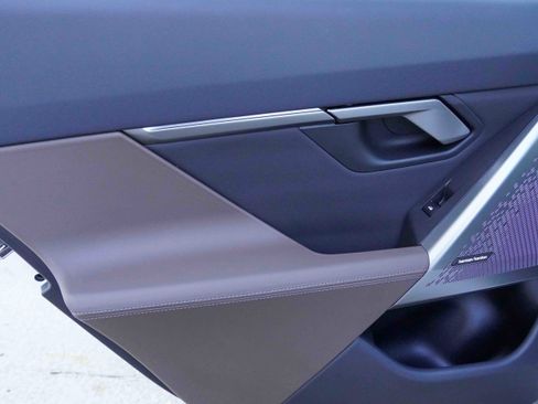 Certified 2025 BMW 530i xDrive image 32