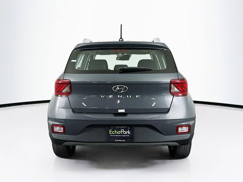 Used 2025 Hyundai Venue SEL image 7