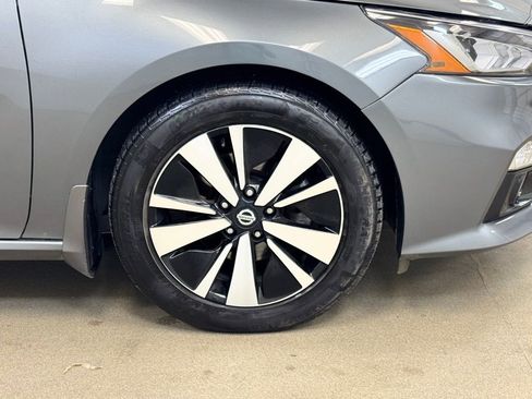 Used 2019 Nissan Altima 2.5 SV image 4