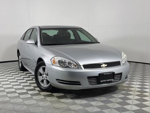 Used 2009 Chevrolet Impala LT FWD image 2