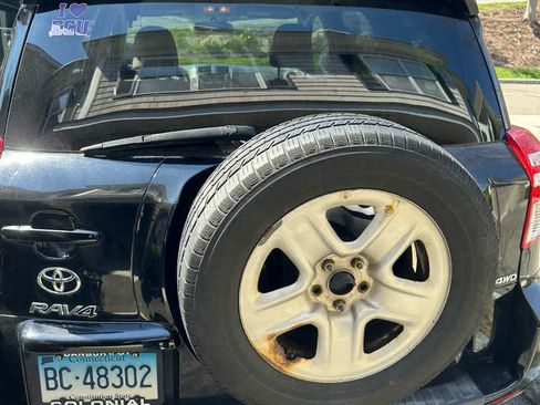 Used 2011 Toyota RAV4 4WD w/ Base L4 Extra Value Pkg image 9