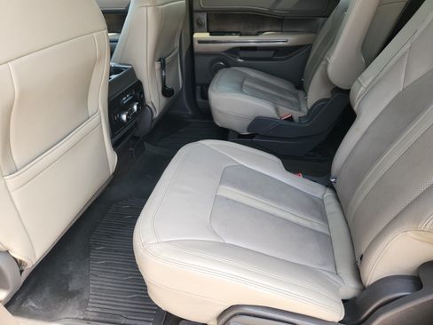 Used 2018 Ford Expedition Max Limited w/ Equipment Group 301A RWD image 28