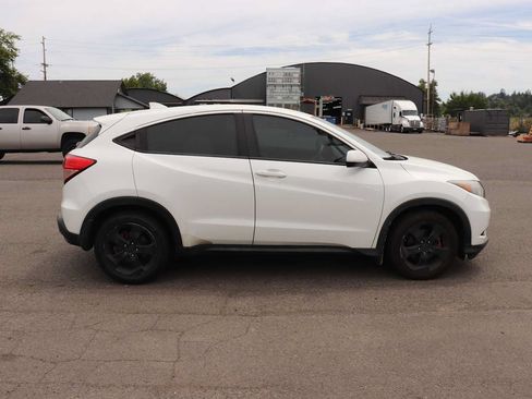 Used 2016 Honda HR-V LX image 4