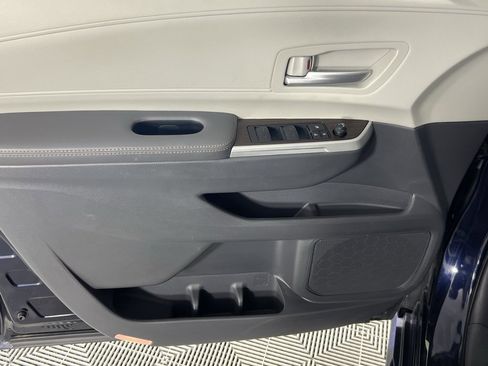 Used 2024 Toyota Sienna XLE image 25