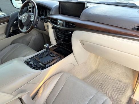 Used 2016 Lexus LX 570 4WD w/ Luxury Package image 6