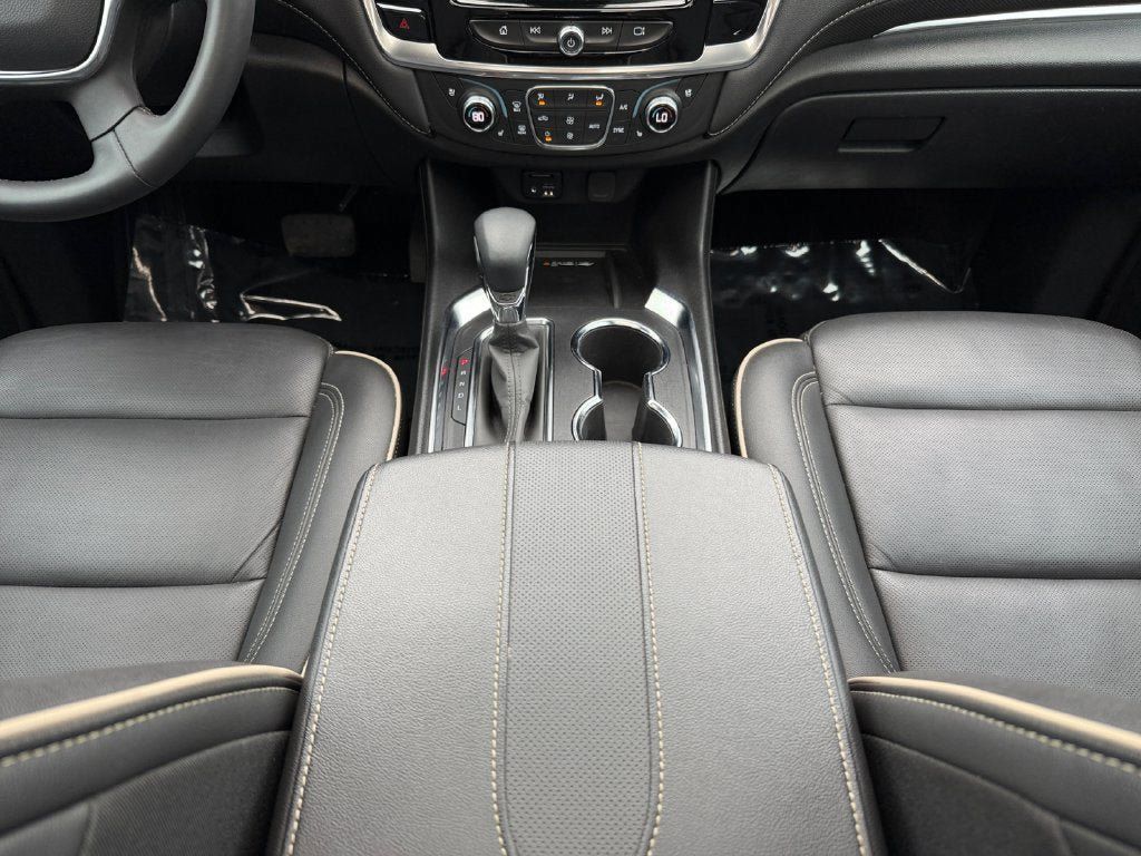 Certified 2023 Chevrolet Traverse Premier w/ Redline Edition AWD/4WD image 13