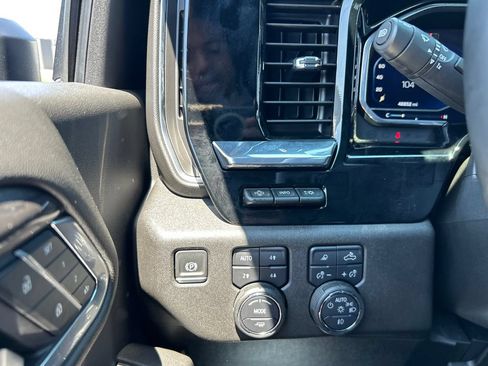 Used 2025 Chevrolet Silverado 2500 LTZ w/ LTZ Plus Package AWD/4WD image 21