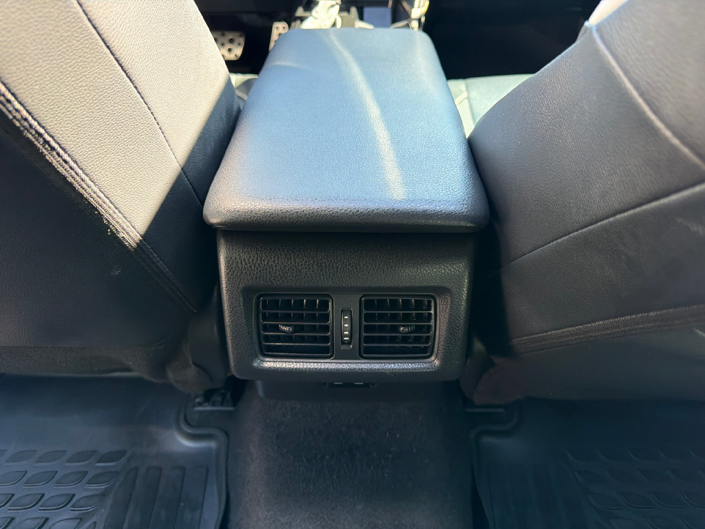 Used 2025 Toyota Camry SE w/ Convenience Package FWD image 26