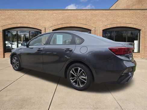 Used 2024 Kia Forte LXS image 6