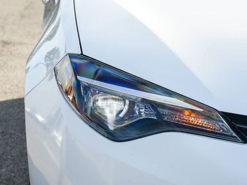 Used 2017 Toyota Corolla LE FWD image 4