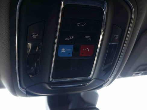 Used 2023 Jeep Grand Cherokee Limited w/ Black Appearance Package image 39