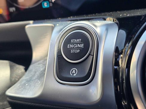 Used 2026 Mercedes-Benz GLB 250 4MATIC image 34