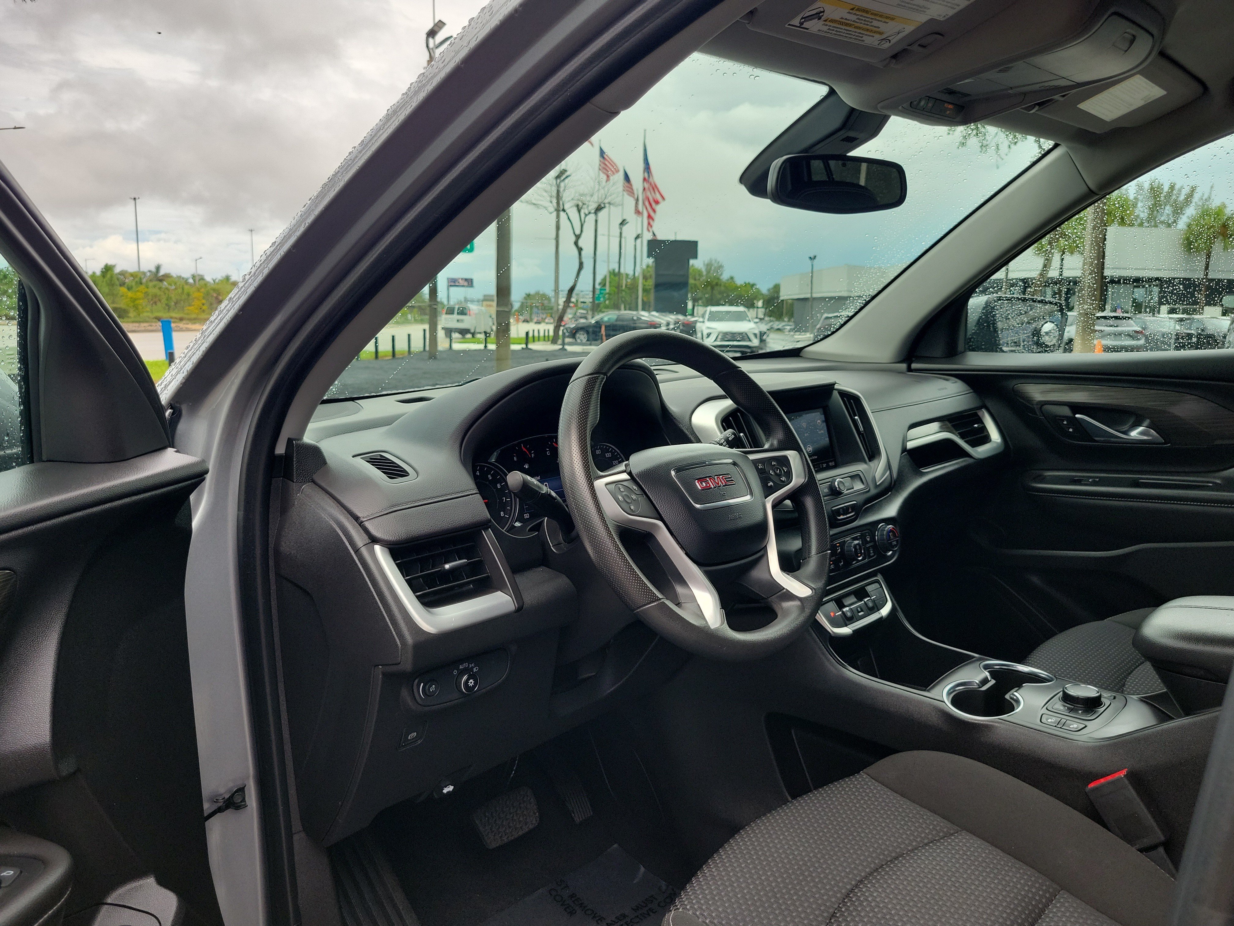 Used 2023 GMC Terrain SLE w/ Driver Convenience Package FWD image 9