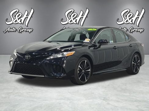 Used 2020 Toyota Camry XSE FWD image 18