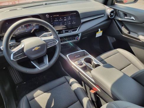 New 2026 Chevrolet Equinox LT w/ Convenience Package II AWD/4WD image 25