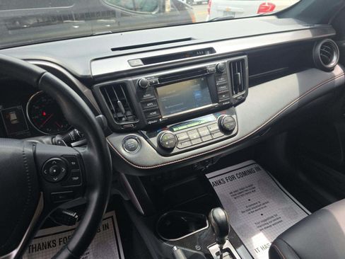 Used 2018 Toyota RAV4 SE w/ Power Extra Value Package AWD/4WD image 3