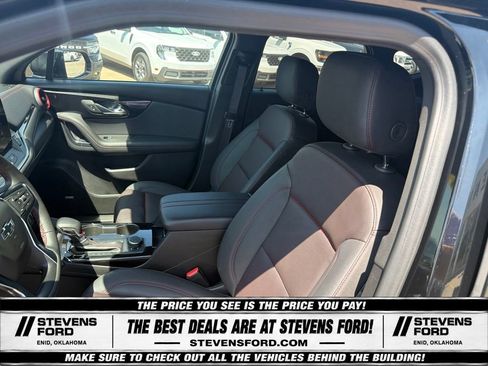 Used 2025 Chevrolet Blazer RS FWD image 17