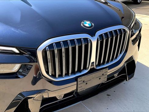 Used 2025 BMW X7 xDrive40i w/ M Sport Package image 30