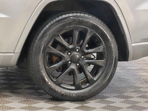 Used 2019 Jeep Grand Cherokee Altitude AWD/4WD image 57