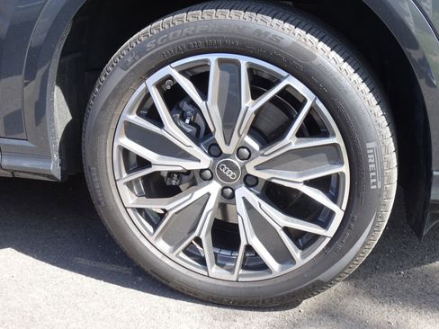 Certified 2025 Audi Q5 Premium Plus AWD/4WD image 5