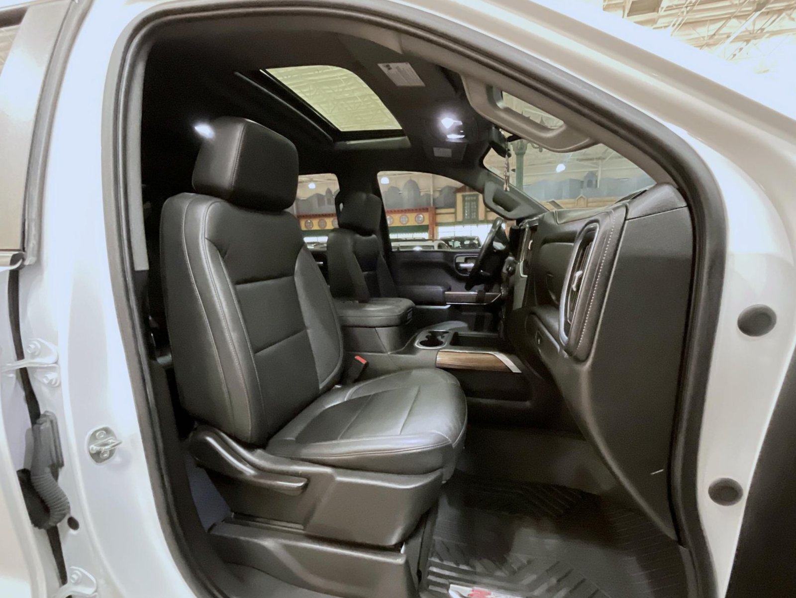 Certified 2021 Chevrolet Silverado 1500 LT Trail Boss w/ Convenience Package II AWD/4WD image 15