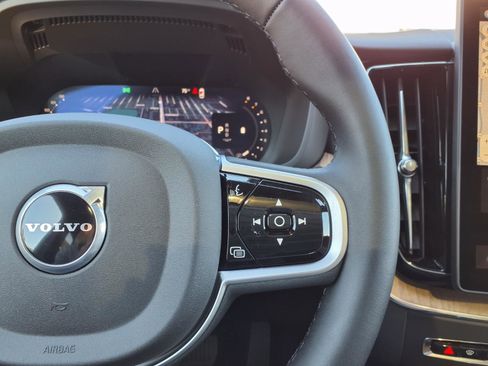 New 2026 Volvo XC60 B5 Plus w/ Protection Package Premier image 16